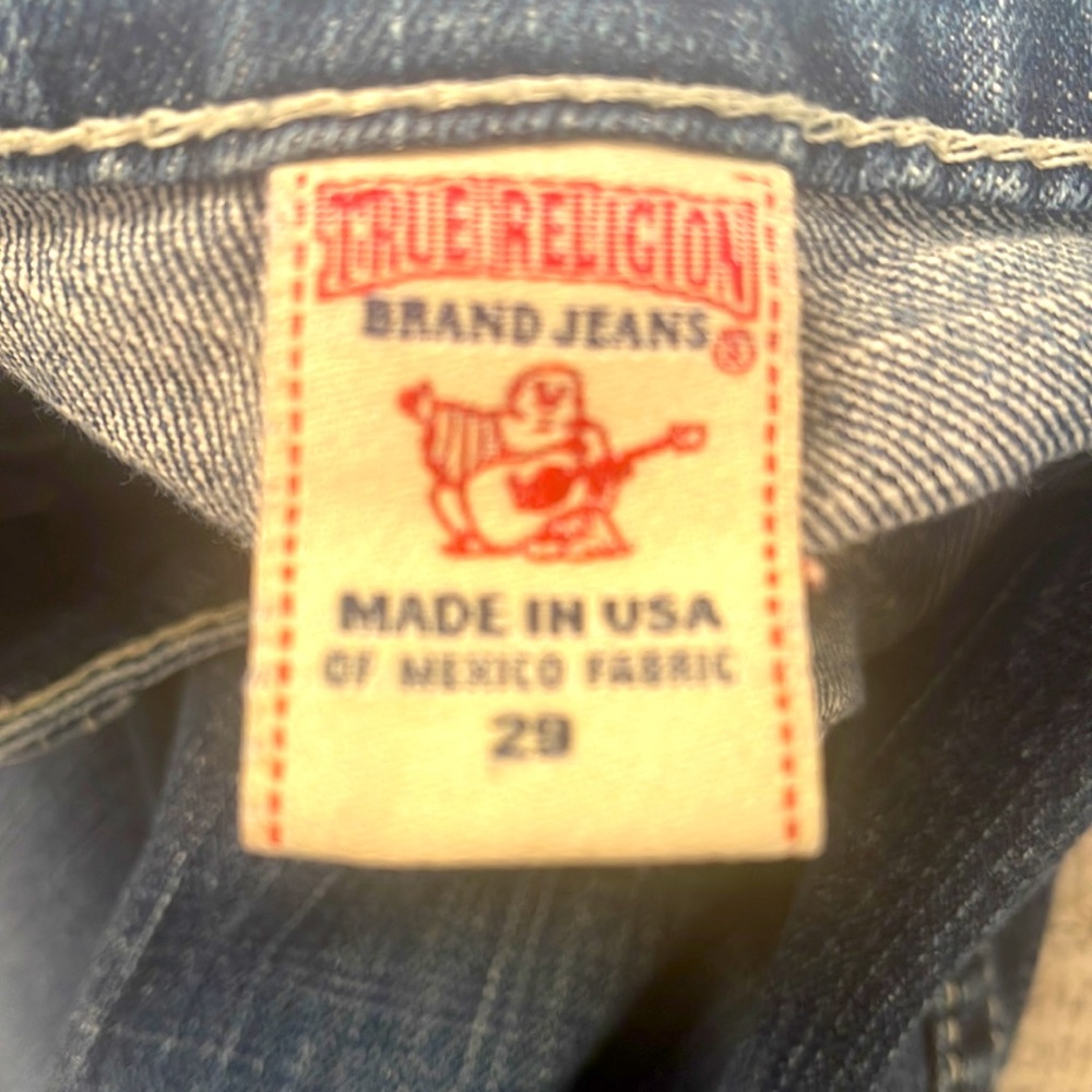 True religion jeans. Size 29. Beautiful perfect and very comfortable.